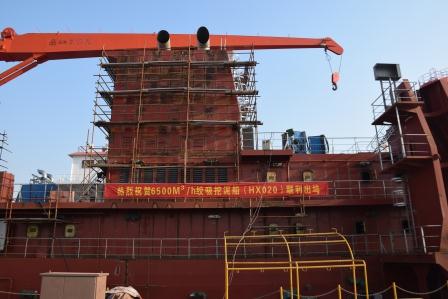 江蘇海新重工熱烈慶祝4艘船舶同日下水、出塢